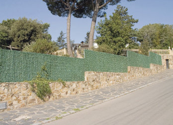 Artificial hedge