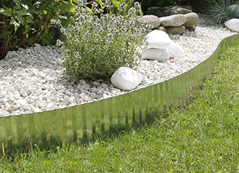 Galvanised steel vegetable bed borders